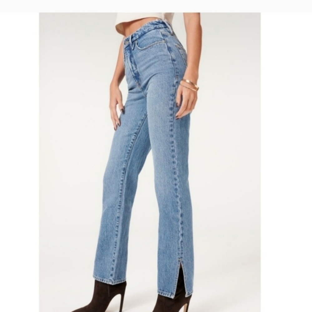 Good American Good Boy straight leg side split hem in Blue941 wash